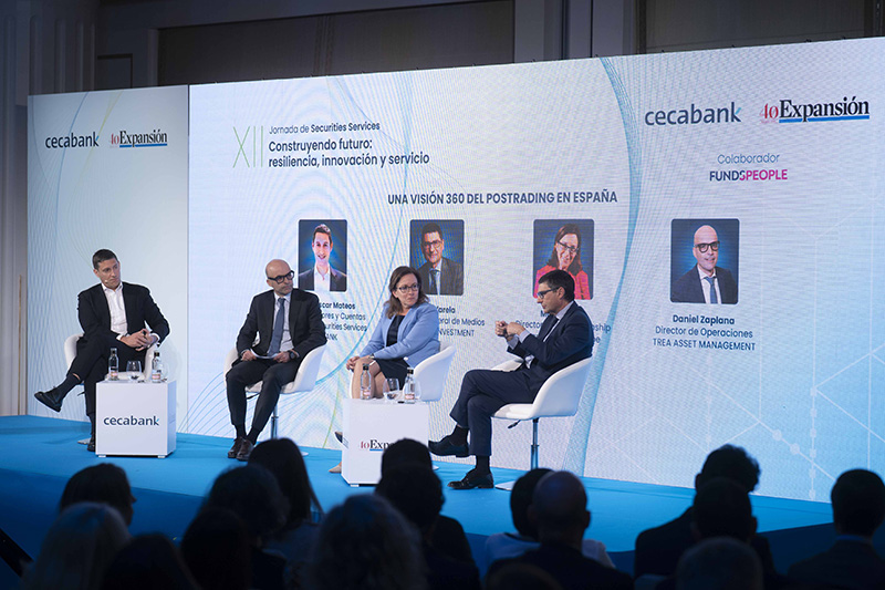 Participantes de la mesa redonda: Una visión 360 del postrading en España.