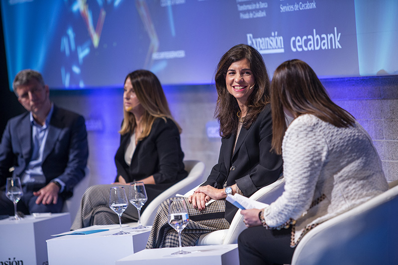 Laura Comas, consejera de CaixaBank AM y directora de Desarrollo y Transformación de Banca Privada de CaixaBank.